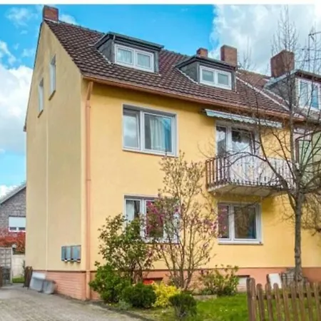 Easy To Dusseldorf Messe And Airport, 2 Bedrooms, With Kitchen, Garden דיסבורג