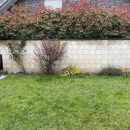 Easy To Dusseldorf Messe And Airport, 2 Bedrooms, With Kitchen, Garden דירה דיסבורג