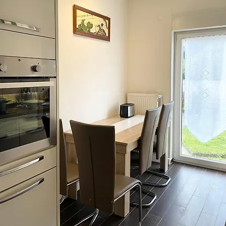 דירה Easy To Dusseldorf Messe And Airport, 2 Bedrooms, With Kitchen, Garden *
